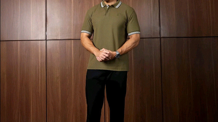 No. 29 Kaos Polo Slim